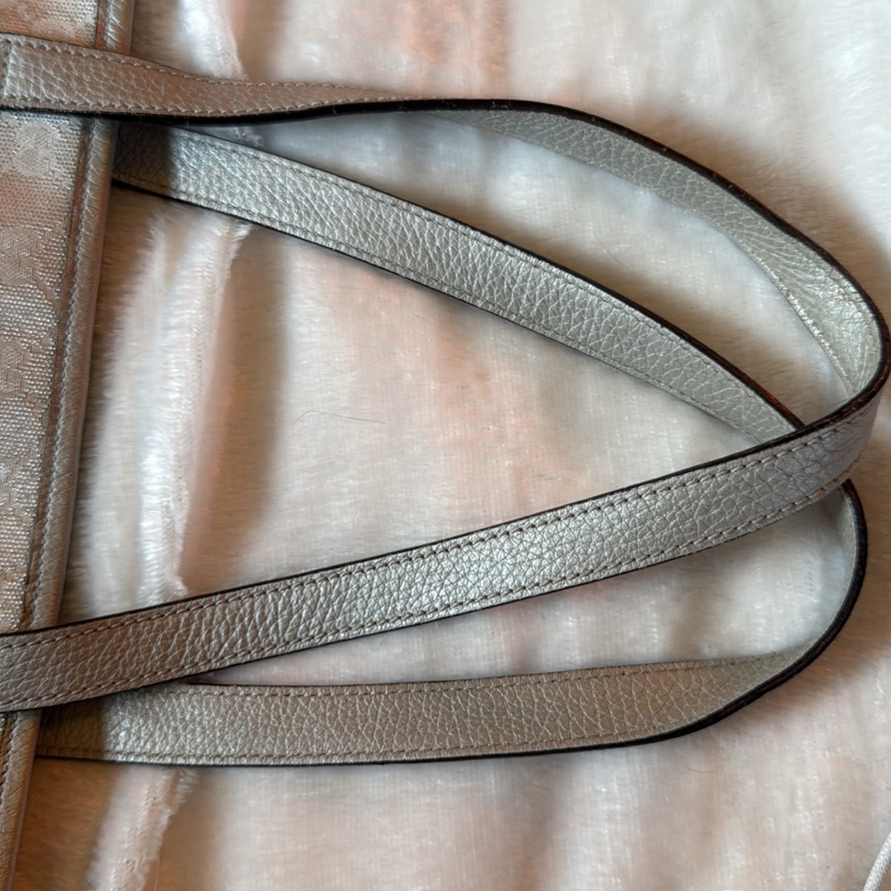 ✨Authentic ✨ Gucci Shimmering Silver Tote Bag - Picture 14 of 16